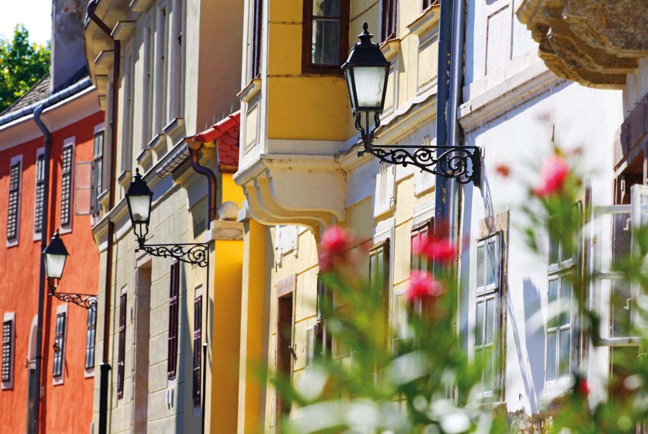 Hotel Domus Collis Győr Exterior foto