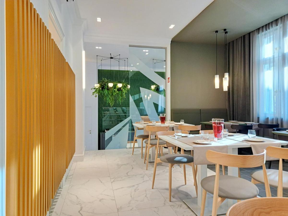 Hotel Domus Collis Győr Exterior foto